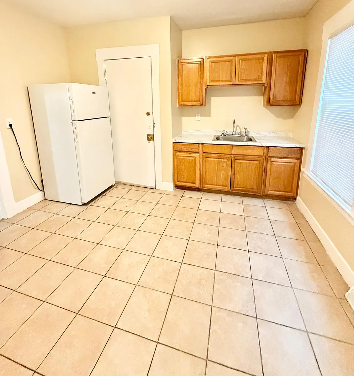 Building Photo - 395 Sherman Ave #1
