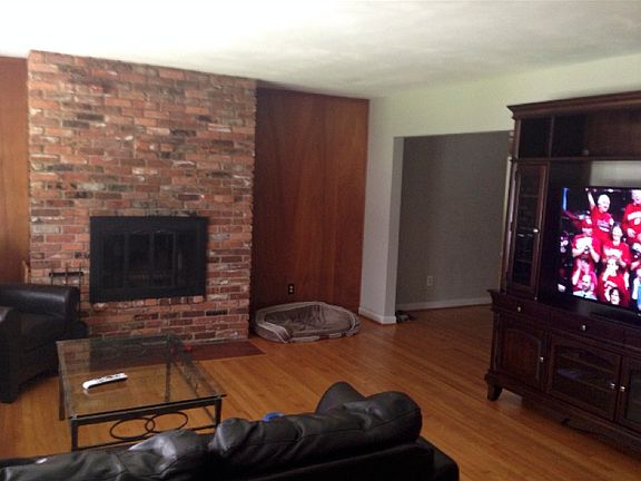 3rd image of 2480 Temple Dr