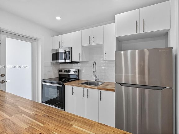 5th image of 1334 Euclid Ave APT 10