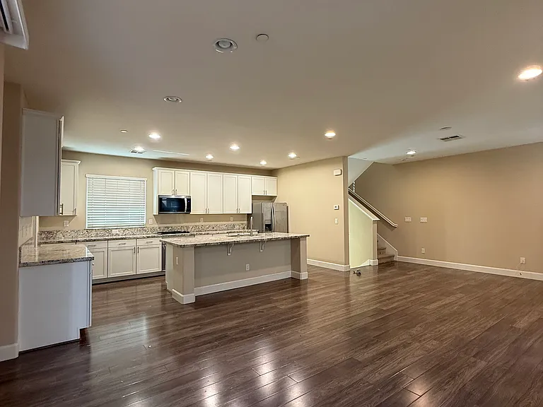 1639 Murasky Pl — Photo 16