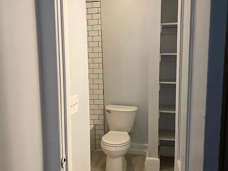 412 E Duffy St — Photo 8