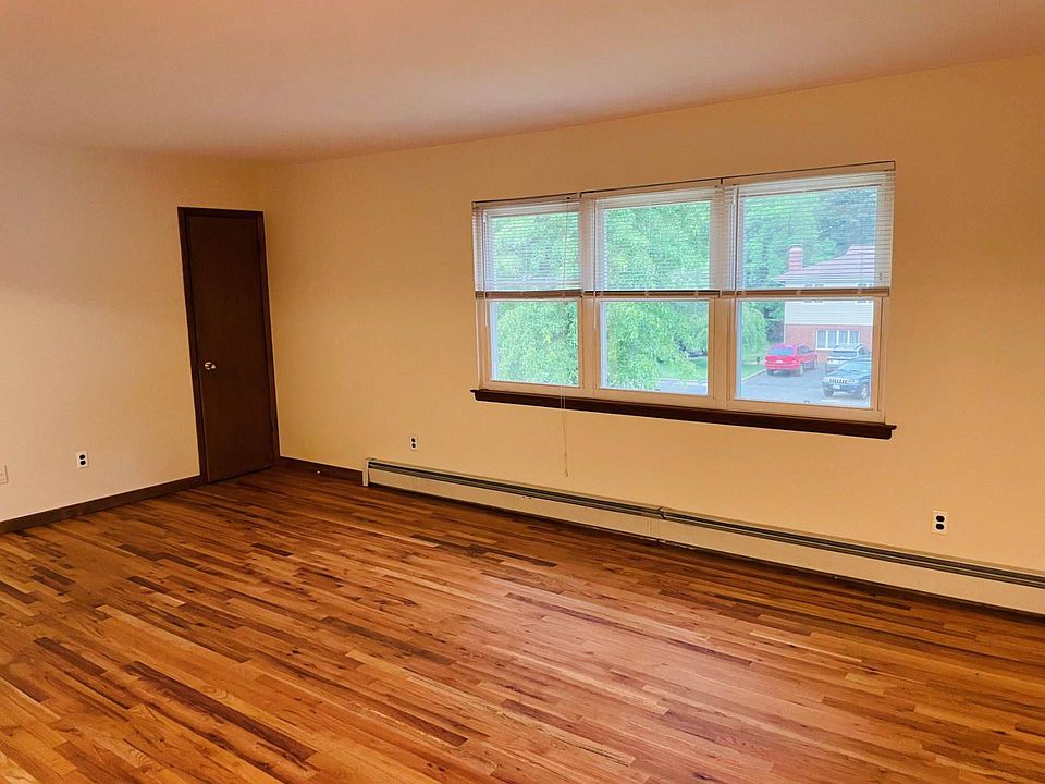 1st image of 9 Conway Ct #2