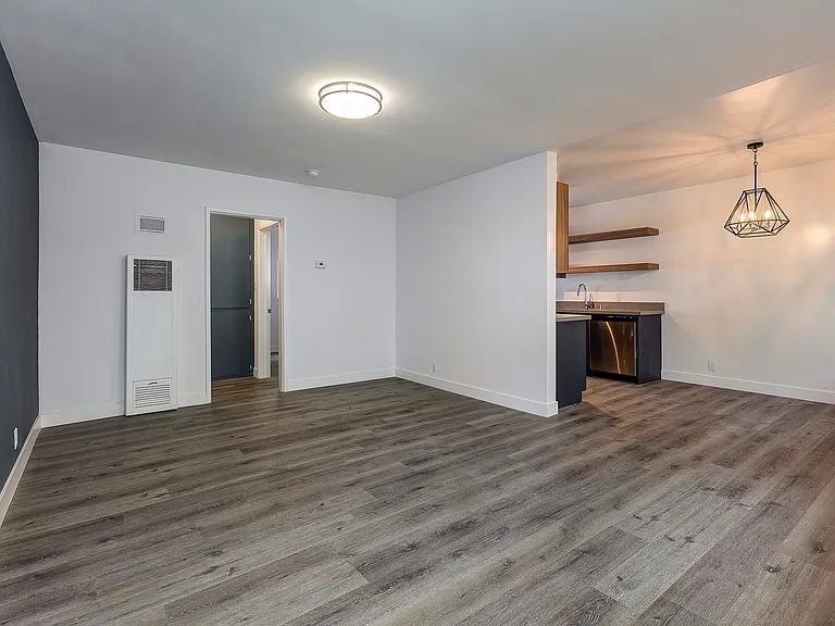 Pine Crest Apartments — Photo 12