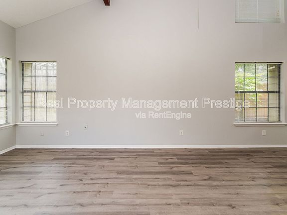 4th image of 200 Pecan Dr #702