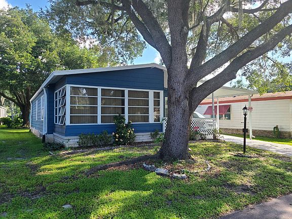 3rd image of 10932 Whispering Oaks Cir