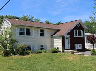 15 Mayfair Rd, Wynantskill, NY 12198