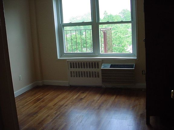 5th image of 47-27 Little Neck Pkwy #5A