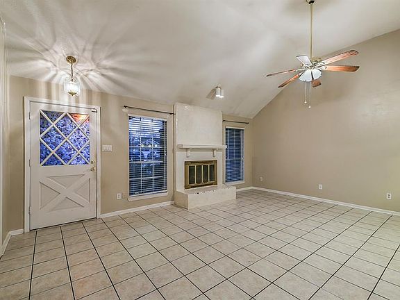 3rd image of 3702 Clover Ln