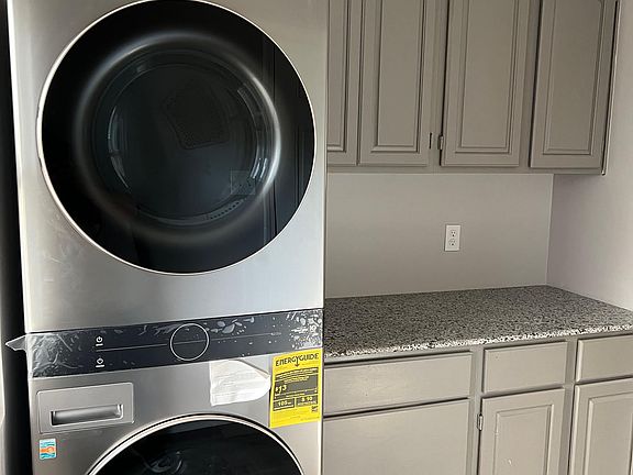 3rd image of 1109 Hermes Ave