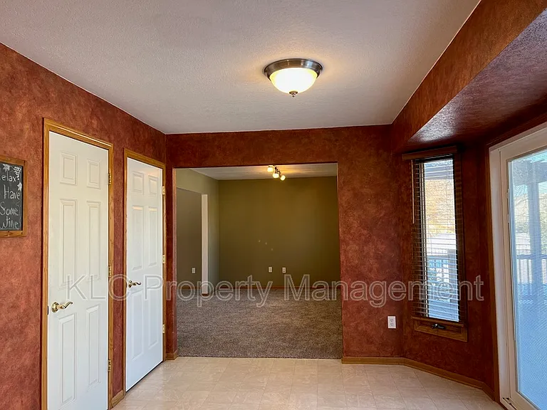 15177 Hawthorn Dr — Photo 9