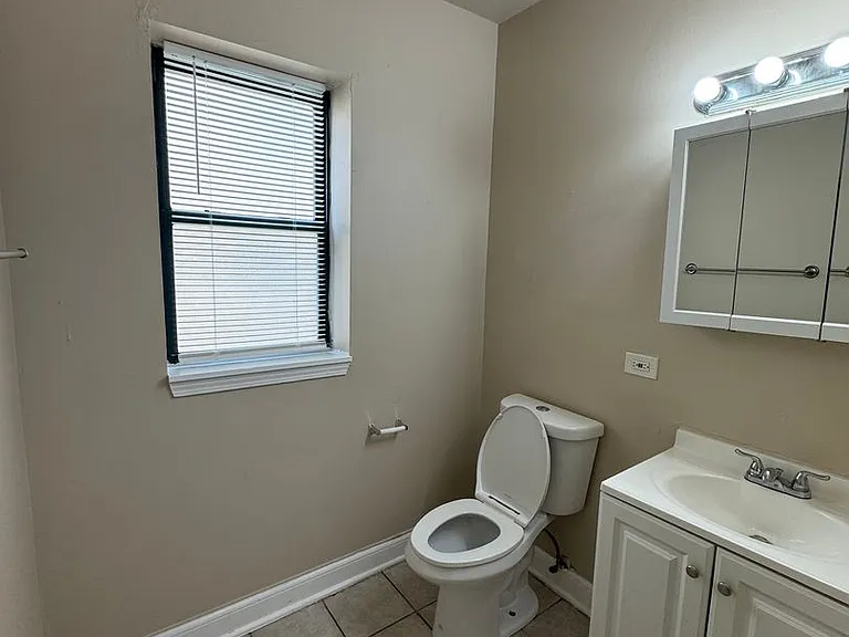 4840 W Adams St #2 — Photo 3