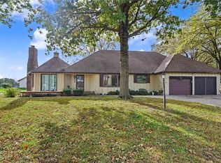 17 Lakeridge Rd, Garnett, KS 66032