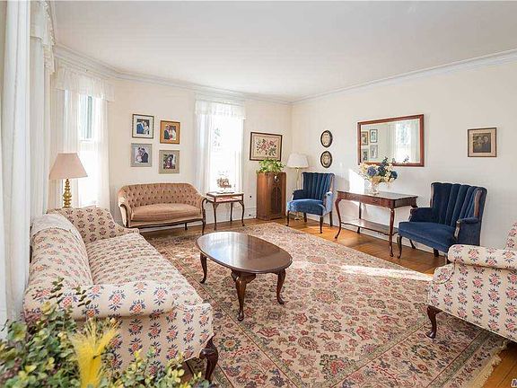 4th image of 47 Arrandale Ave