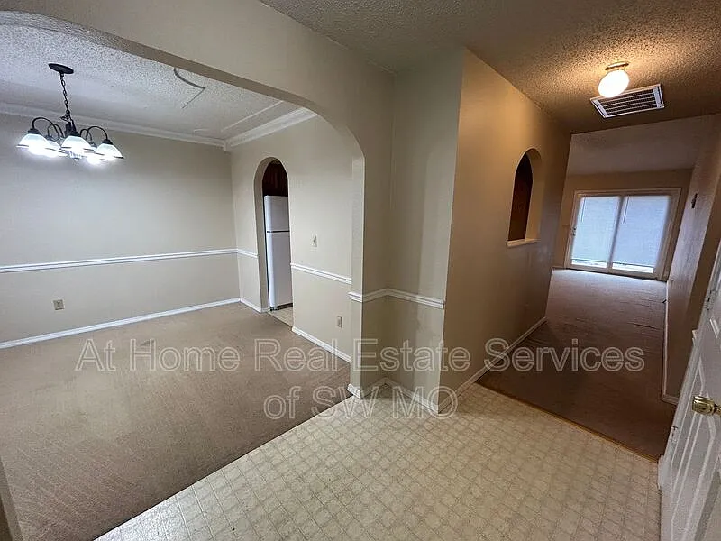 2 bed, 2.0 bath, 1155 sqft, $1,280 — Photo 2