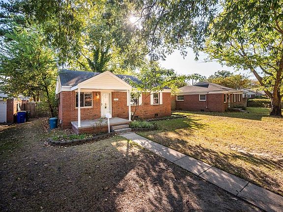 2nd image of 609 Summers Dr