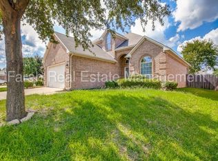 5924 Silver Sage Ln, Grand Prairie, TX 75052