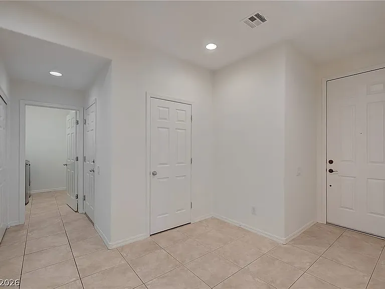 2444 Urrard St — Photo 9