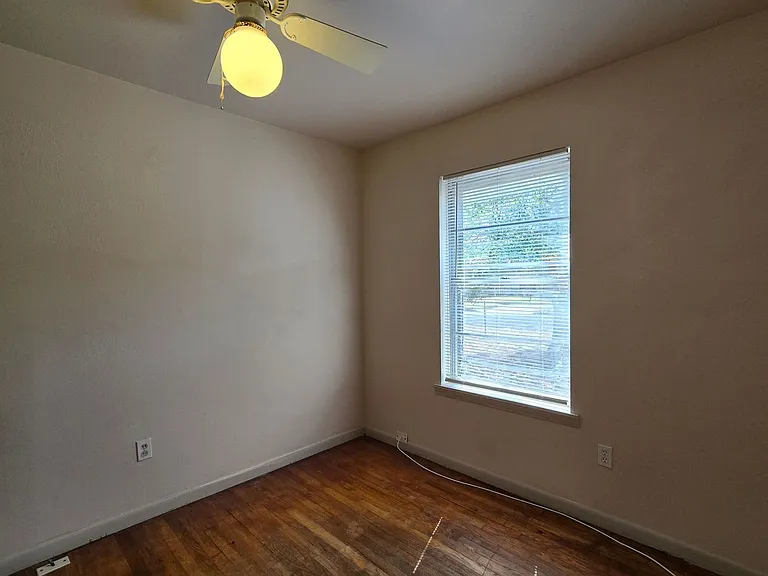 2408 Meadow Ln — Photo 10