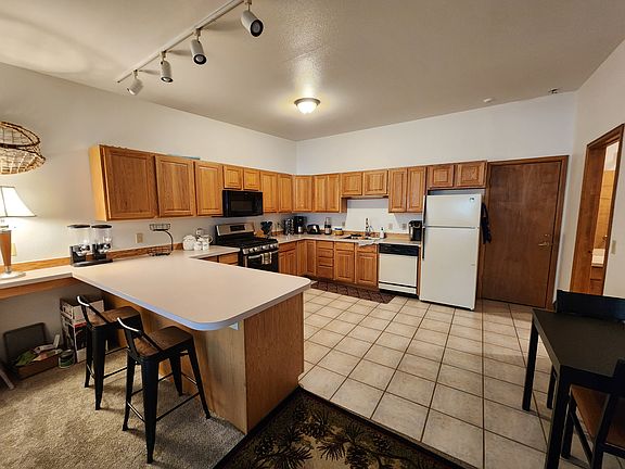 2nd image of 450 Moraine Ave #B
