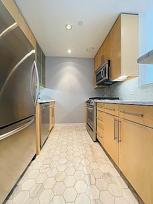 4th image of 40 W 116th St Ph A1217
