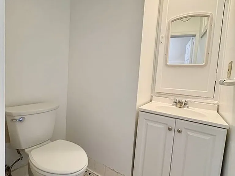 - 4534 Avondale Street — Photo 13