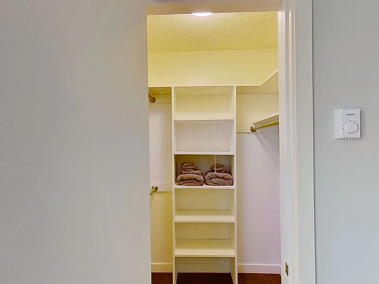 9404 Apartment Homes — Photo 43