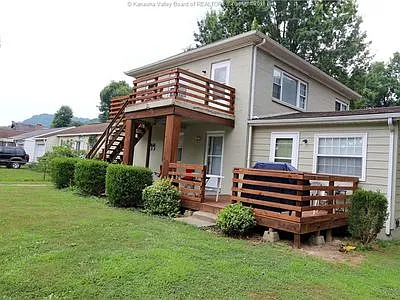 4601 Washington Ave SE #B — Photo 1