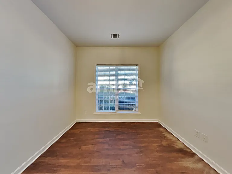 237 Mott Rd — Photo 9