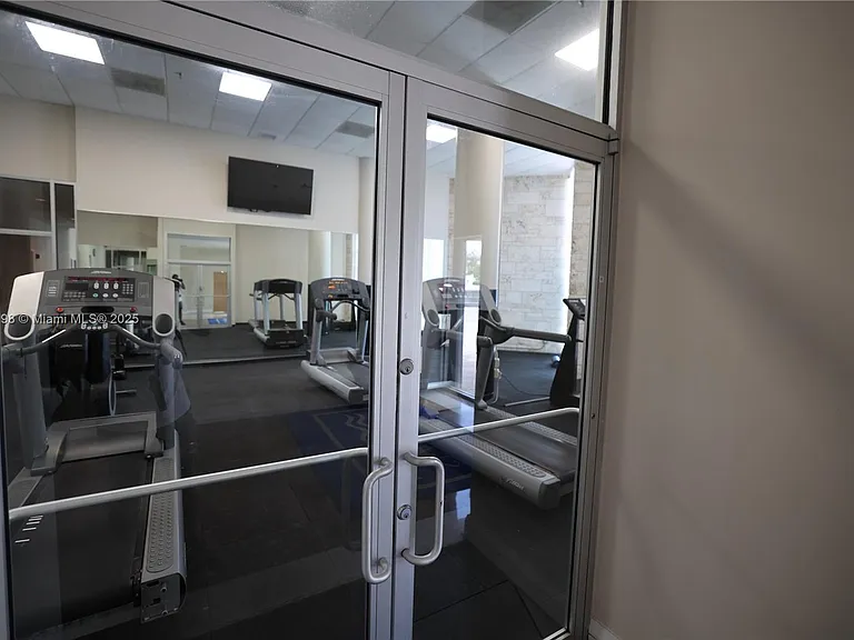 5151 Collins Ave #927 — Photo 15