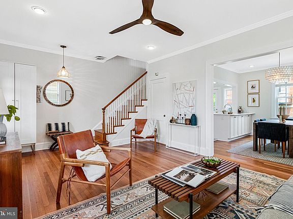 5th image of 623 Tewkesbury Pl NW