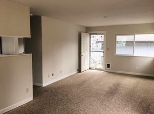 313 Williams Ave N #B, Renton, WA 98057