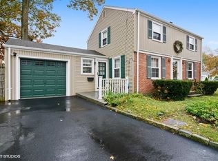 76 Normandy Dr, Warwick, RI 02886