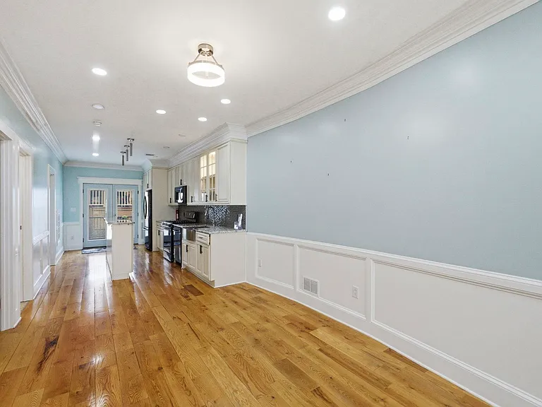 245 Jewett Ave — Photo 3