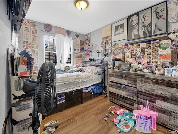 4th image of 1546 Leland Avenue