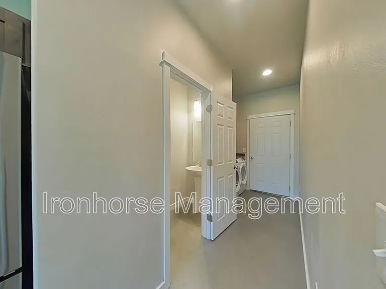 320 Meriwether Ave — Photo 10