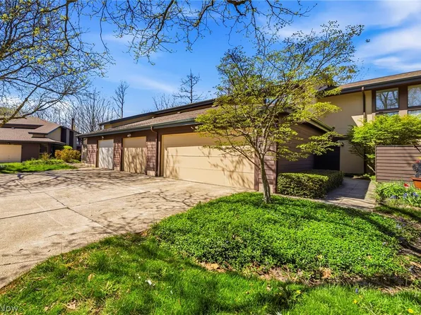 210 Teal Trce #210, Mayfield Heights, OH 44124