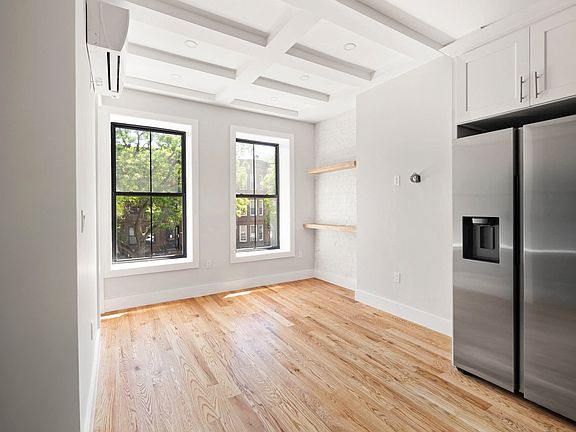 3rd image of 555 Chauncey St #2B