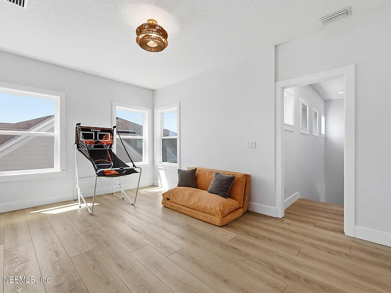 142 Seabrook Dr — Photo 56