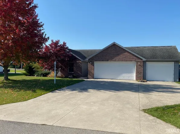 95 Meadow Ln, Hamilton, IN 46742