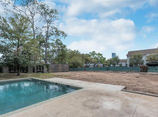 4002 Meadow Lake Ln, Houston, TX 77027
