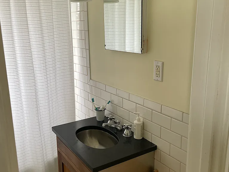 612 Felch St — Photo 30