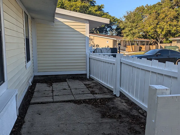 729 E Poinsettia Ave — Photo 12
