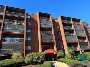 2 Summit Dr APT 21, Reading, MA 01867