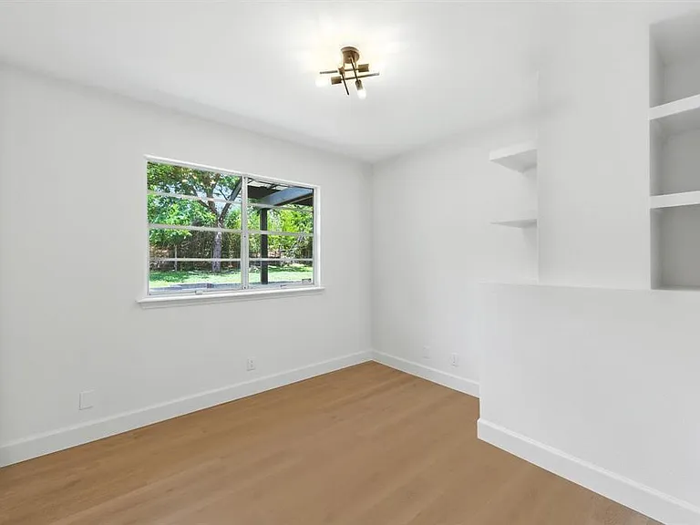 8520 Bradford Dr — Photo 21