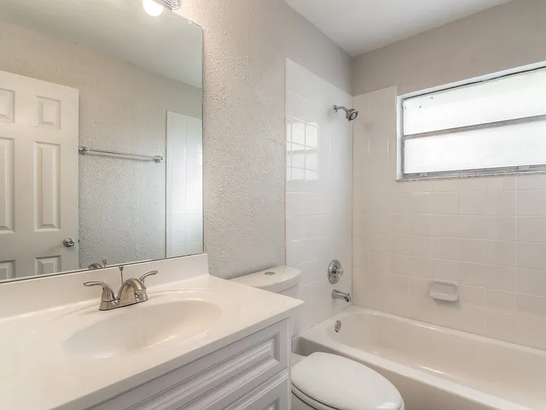 1247 Holly Springs Cir — Photo 8
