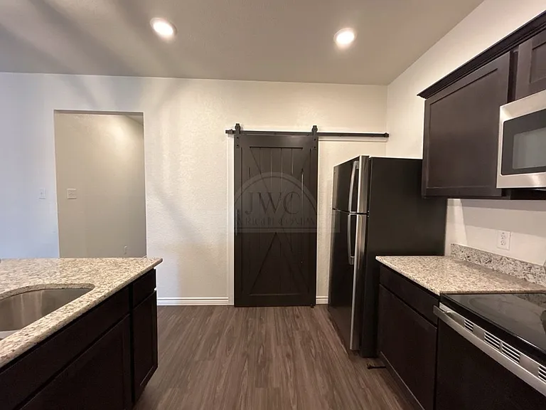 5112 Rose Garden Loop — Photo 9