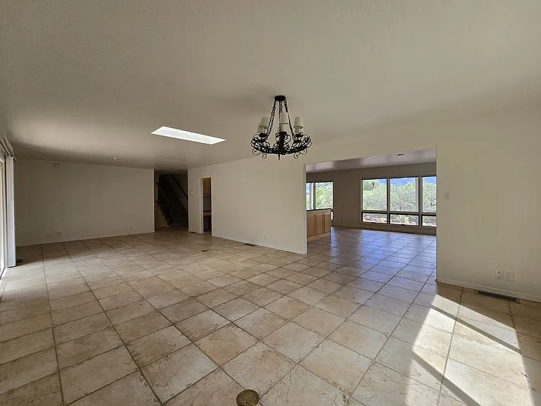 105 Michelle Dr — Photo 9