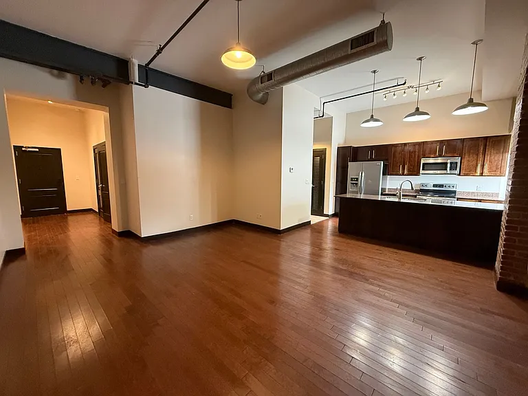 107 N Detroit Ave — Photo 10