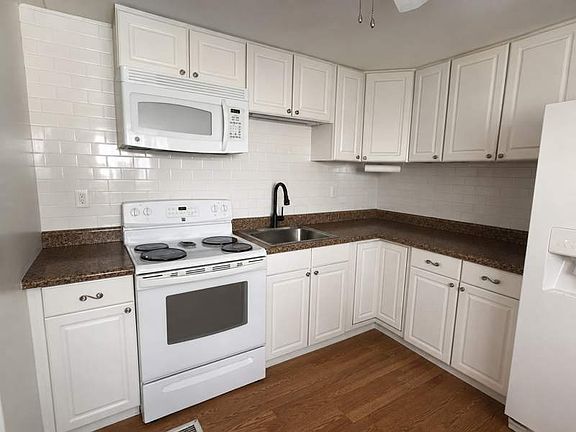 2nd image of 2656 Teakwood Dr