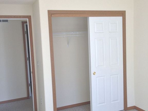 2nd image of 101 Deer Xing APT 1